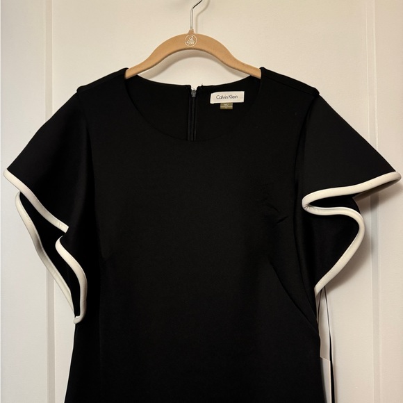 Calvin Klein - Picture 2 of 4